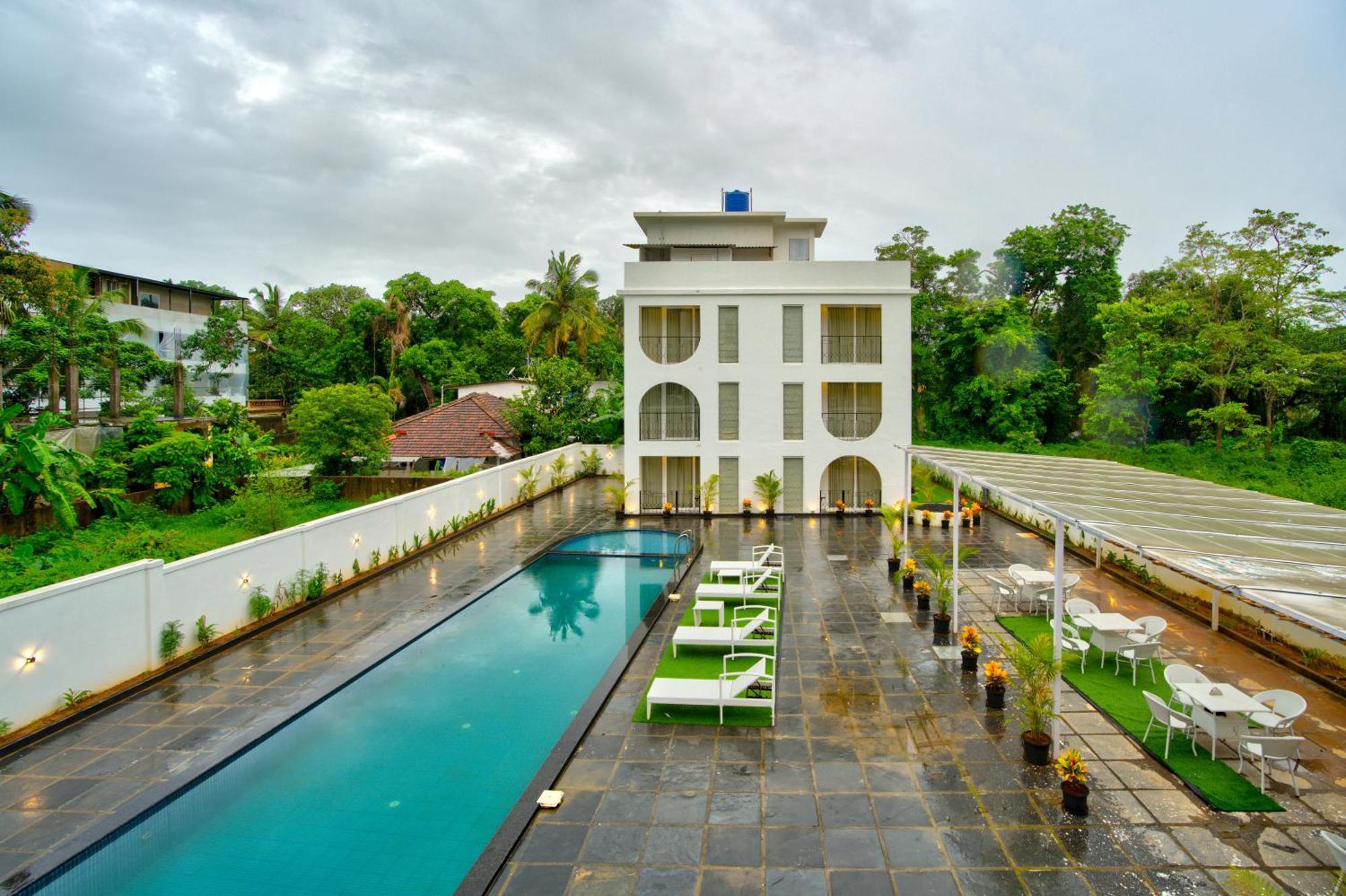 Hotel Goa Courtyard By The Porto Arpora à Baga Extérieur photo