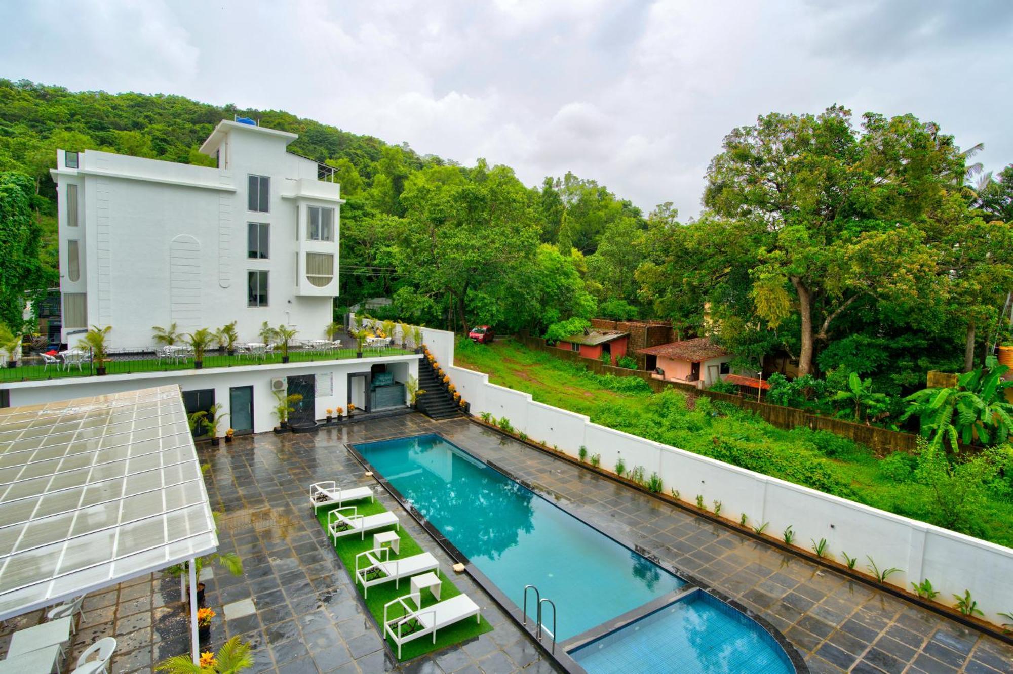Hotel Goa Courtyard By The Porto Arpora à Baga Extérieur photo