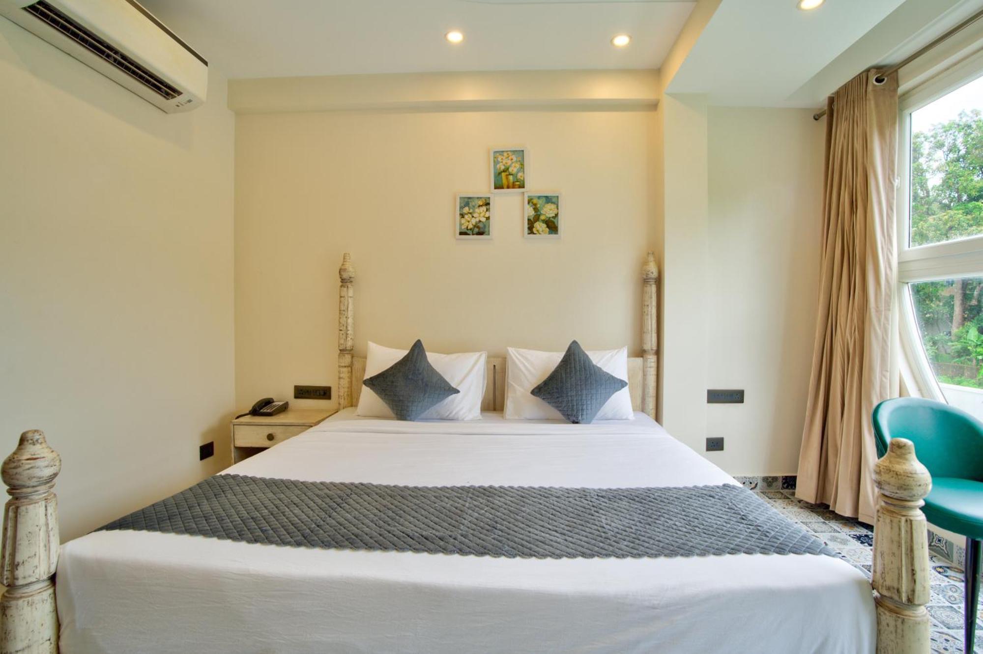 Hotel Goa Courtyard By The Porto Arpora à Baga Extérieur photo