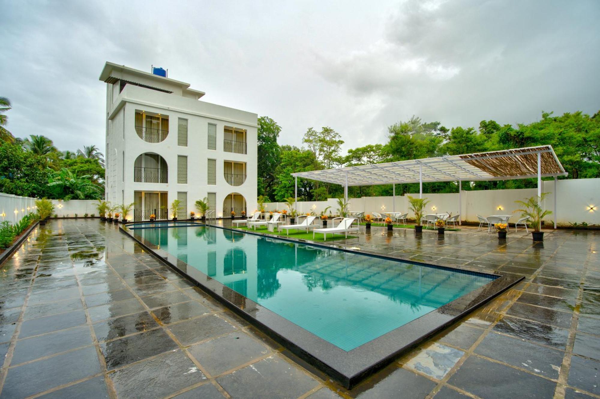 Hotel Goa Courtyard By The Porto Arpora à Baga Extérieur photo